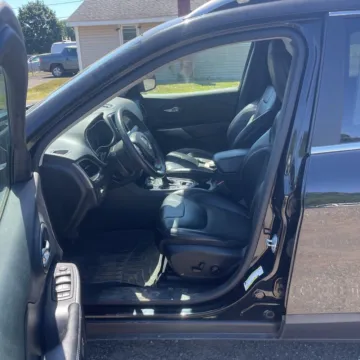 Photos of 2019 Jeep Cherokee Latitude Plus for sale in Carmel, IN at Carmel Auto Gallery