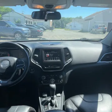 More photos of 2019 Jeep Cherokee Latitude Plus at Carmel Auto Gallery, IN