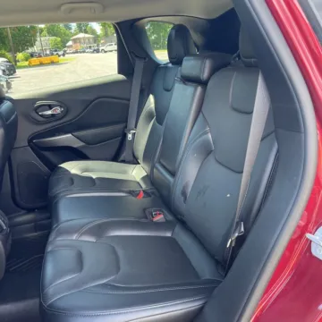 More photos of 2021 Jeep Cherokee Latitude Lux at Carmel Auto Gallery, IN