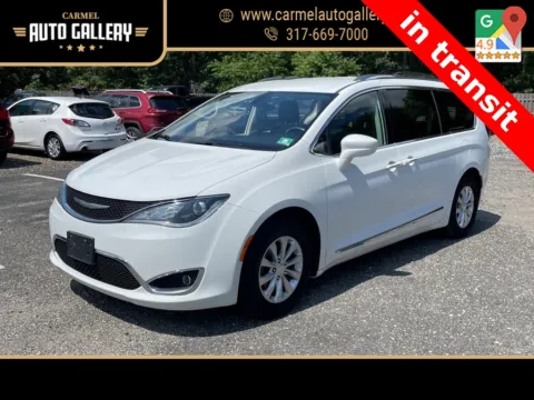 White 2018 Chrysler Pacifica Touring L for sale in Carmel, IN