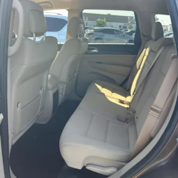 More photos of 2021 Jeep Grand Cherokee Laredo E at Carmel Auto Gallery, IN