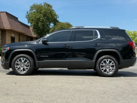 Photos of 2021 GMC Acadia SLT for sale in Carmel, IN at Carmel Auto Gallery