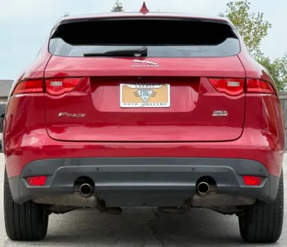 More photos of 2018 Jaguar F-PACE 25t Premium at Carmel Auto Gallery, IN