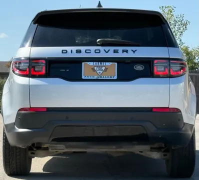 More photos of 2020 Land Rover Discovery Sport SE at Carmel Auto Gallery, IN
