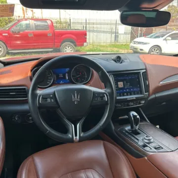 More photos of 2018 Maserati Levante GranLusso at Carmel Auto Gallery, IN