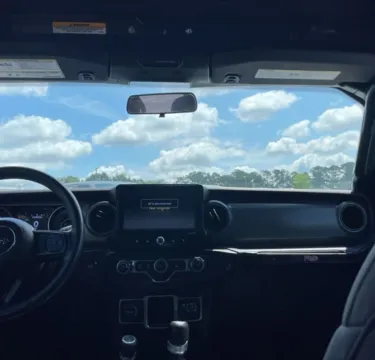 More photos of 2020 Jeep Gladiator Sport at Carmel Auto Gallery, IN
