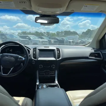 More photos of 2019 Ford Edge SEL at Carmel Auto Gallery, IN