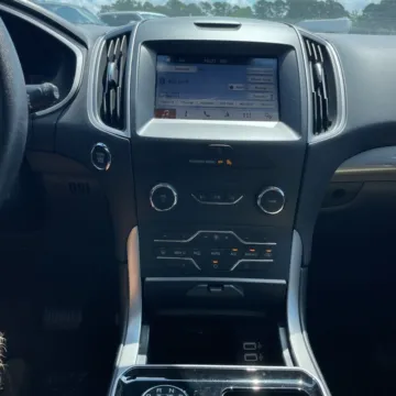 More photos of 2019 Ford Edge SEL at Carmel Auto Gallery, IN