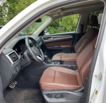 Photos of 2021 Volkswagen Atlas 3.6L V6 SEL R-Line for sale in Carmel, IN at Carmel Auto Gallery