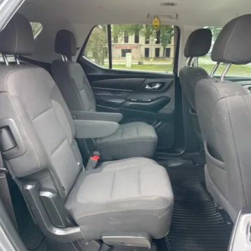 More photos of 2020 Chevrolet Traverse LT at Carmel Auto Gallery, IN