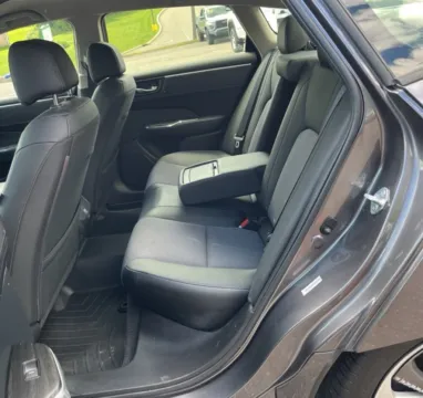 More photos of 2021 Honda Clarity Plug-In Hybrid at Carmel Auto Gallery, IN