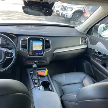 More photos of 2021 Volvo XC90 T5 Momentum at Carmel Auto Gallery, IN