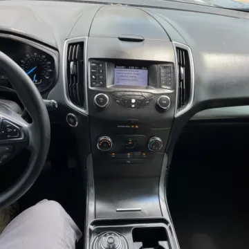 More photos of 2019 Ford Edge SE at Carmel Auto Gallery, IN