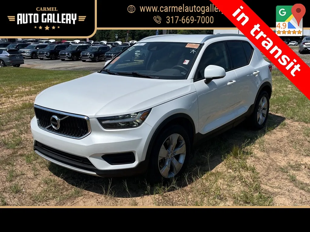 White 2022 Volvo XC40 Momentum for sale in Carmel, IN