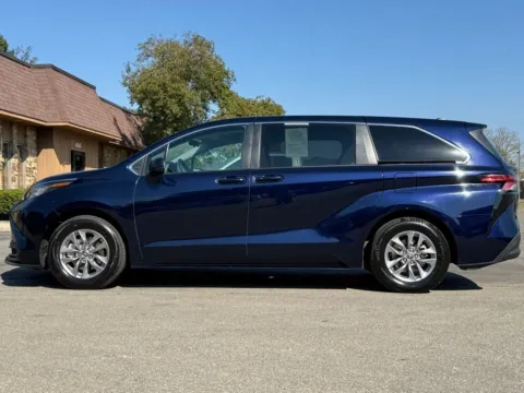 Photos of 2022 Toyota Sienna LE for sale in Carmel, IN at Carmel Auto Gallery