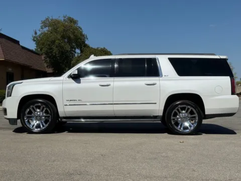 Photos of 2018 GMC Yukon XL SLT for sale in Carmel, IN at Carmel Auto Gallery