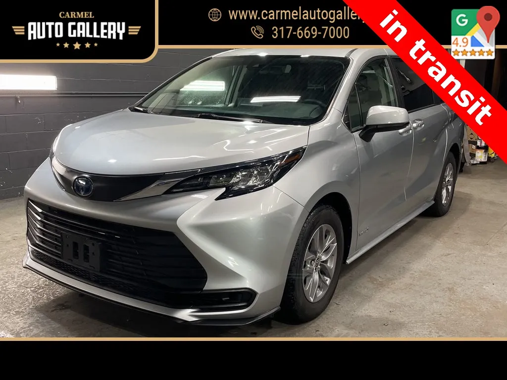 Silver 2021 Toyota Sienna LE for sale in Carmel, IN