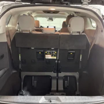 More photos of 2021 Toyota Sienna LE at Carmel Auto Gallery, IN