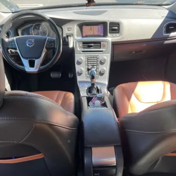 More photos of 2018 Volvo S60 Inscription T5 at Carmel Auto Gallery, IN