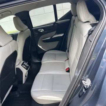 Photos of 2021 Volvo XC40 Momentum for sale in Carmel, IN at Carmel Auto Gallery