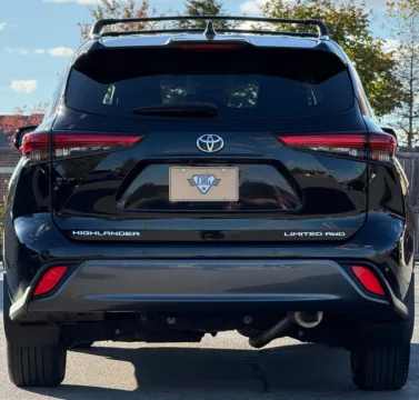 More photos of 2020 Toyota Highlander Limited at Carmel Auto Gallery, IN