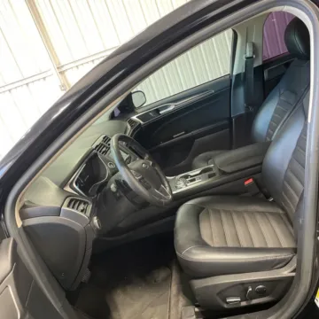 Photos of 2017 Ford Fusion SE for sale in Carmel, IN at Carmel Auto Gallery
