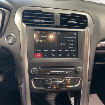 More photos of 2017 Ford Fusion SE at Carmel Auto Gallery, IN