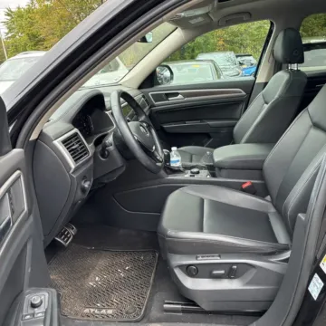 Photos of 2019 Volkswagen Atlas 3.6L V6 SEL R-Line for sale in Carmel, IN at Carmel Auto Gallery