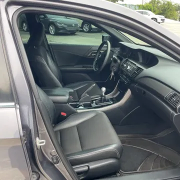 More photos of 2017 Honda Accord Sport at Carmel Auto Gallery, IN