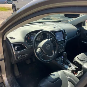 More photos of 2019 Jeep Cherokee Limited at Carmel Auto Gallery, IN