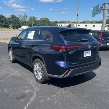 Photos of 2022 Toyota Highlander Hybrid Limited for sale in Carmel, IN at Carmel Auto Gallery