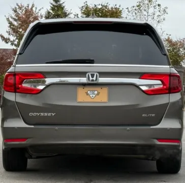 More photos of 2019 Honda Odyssey Elite at Carmel Auto Gallery, IN