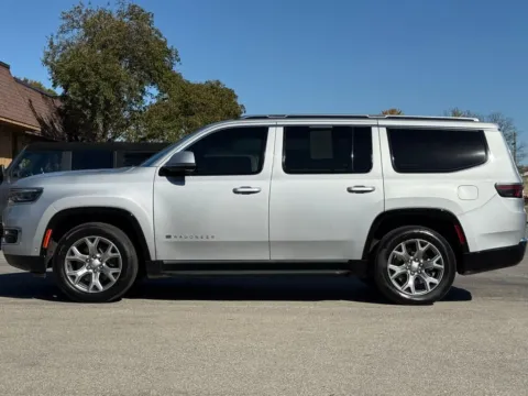 Photos of 2022 Jeep Wagoneer Series II for sale in Carmel, IN at Carmel Auto Gallery