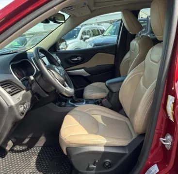 More photos of 2017 Jeep Cherokee Latitude at Carmel Auto Gallery, IN