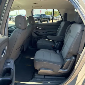 More photos of 2018 Chevrolet Traverse LT at Carmel Auto Gallery, IN