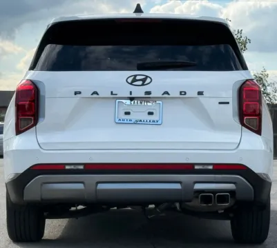 More photos of 2023 Hyundai Palisade SE at Carmel Auto Gallery, IN