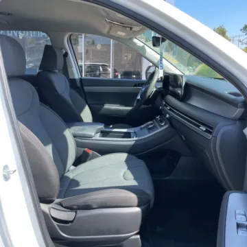 More photos of 2023 Hyundai Palisade SE at Carmel Auto Gallery, IN