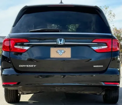 More photos of 2023 Honda Odyssey Touring at Carmel Auto Gallery, IN