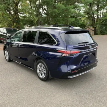 Photos of 2022 Toyota Sienna Platinum for sale in Carmel, IN at Carmel Auto Gallery