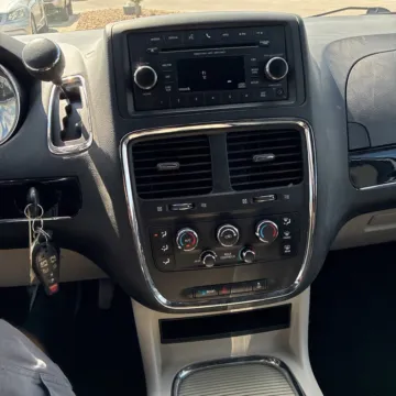 More photos of 2017 Dodge Grand Caravan SXT at Carmel Auto Gallery, IN