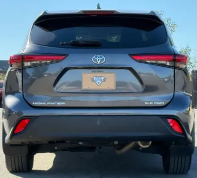 More photos of 2021 Toyota Highlander XLE at Carmel Auto Gallery, IN