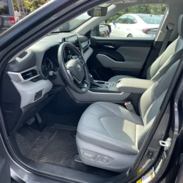 Photos of 2021 Toyota Highlander XLE for sale in Carmel, IN at Carmel Auto Gallery