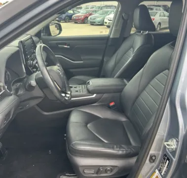 Photos of 2020 Toyota Highlander XLE for sale in Carmel, IN at Carmel Auto Gallery