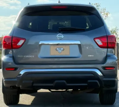 More photos of 2018 Nissan Pathfinder S at Carmel Auto Gallery, IN