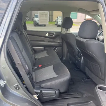 More photos of 2018 Nissan Pathfinder S at Carmel Auto Gallery, IN