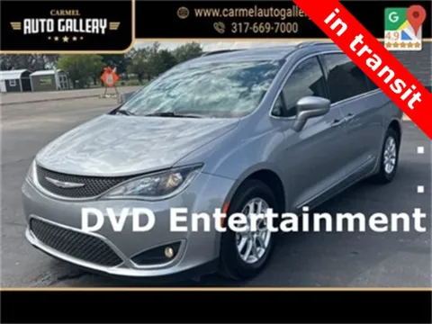 Silver 2020 Chrysler Pacifica Touring L for sale in Carmel, IN