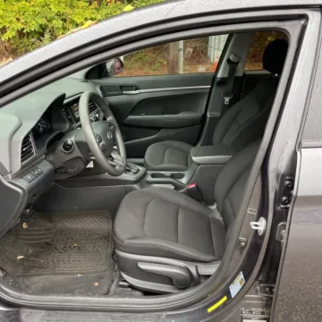 Photos of 2020 Hyundai Elantra SE for sale in Carmel, IN at Carmel Auto Gallery