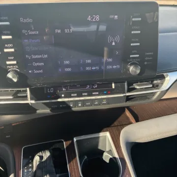 More photos of 2022 Toyota Sienna LE at Carmel Auto Gallery, IN
