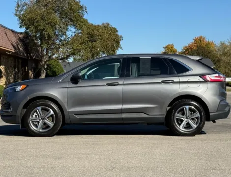 Photos of 2023 Ford Edge SEL for sale in Carmel, IN at Carmel Auto Gallery