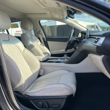 More photos of 2020 Genesis G70 2.0T at Carmel Auto Gallery, IN